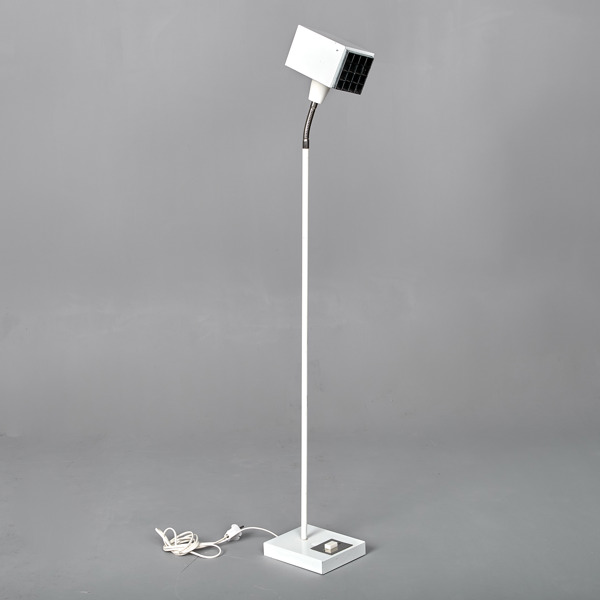 HANS AGNE JAKOBSSON. Golvlampa. Kuben. 1970-tal.