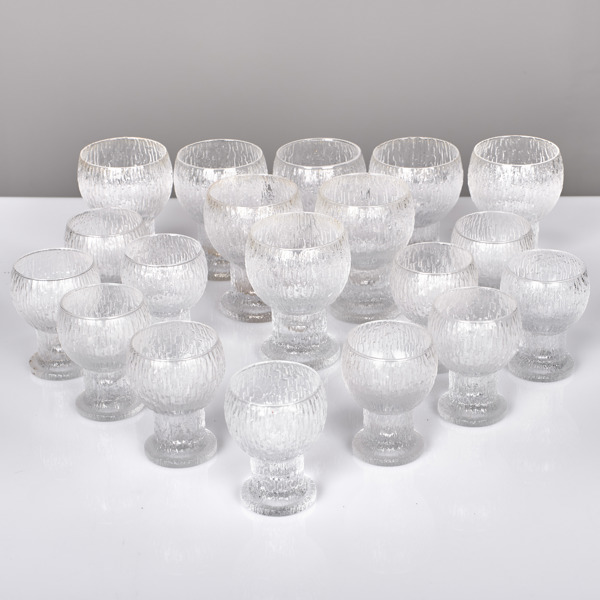 TIMO SARPANEVA. 19 glas (11+8). Kekkerit. Iittala, Finland.