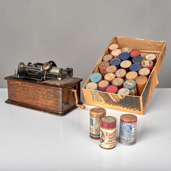 FONOGRAF. Thomas A Edison. Omkring 1900.