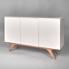 ROLF FRANSSON. Sideboard. Arctic för Voice. Vitlackerad MDF med benställning i ek. 2000-tal.