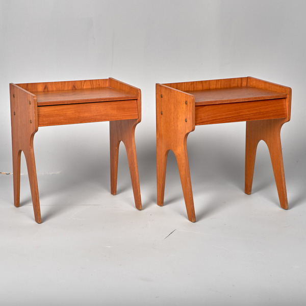 SÄNGBORD. 1 par. Teak. 1950-60tal.