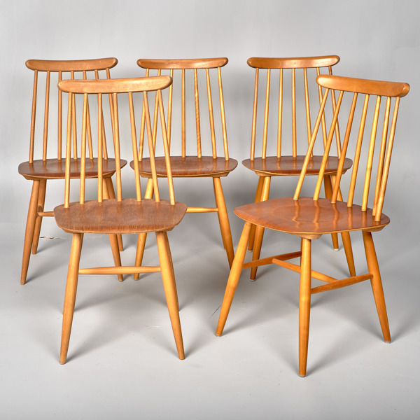ILLMARI TAPIOVAARA. 5 stolar. Björk och teak. Fanett 55T. Edsbyverken.