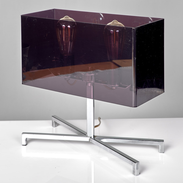 BORDSLAMPA. Plats och kromad metall. Frandsen Lighting, Danmark. 2000-tal.