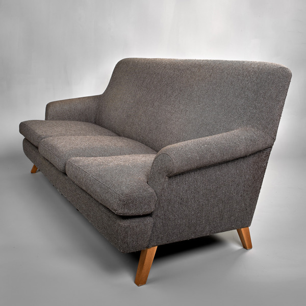 KRISTIAN ERIKSSON. Soffa. Fridhem.  GAD (Gute Art & Design AB). 