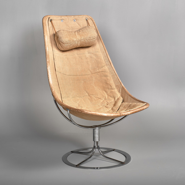 BRUNO MATHSSON. Snurrfåtölj med rotostativ. Canvas med kromad stomme. Jetson. 
