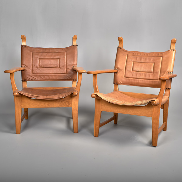 VIDAR MALMSTEN. 1 par fåtöljer. Ek och läder. Olle. Carl Malmsten AB. 1969.