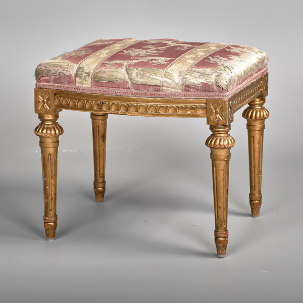 TABURETT. Gustaviansk stil. 1920-tal.