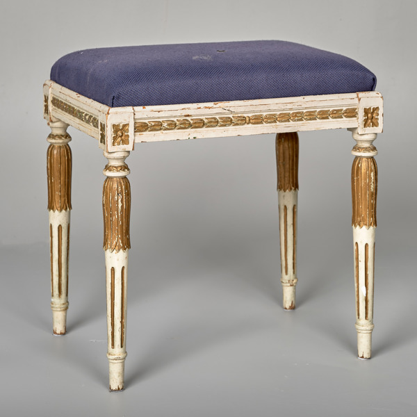 TABURETT. Gustaviansk stil. 1900-talets början.