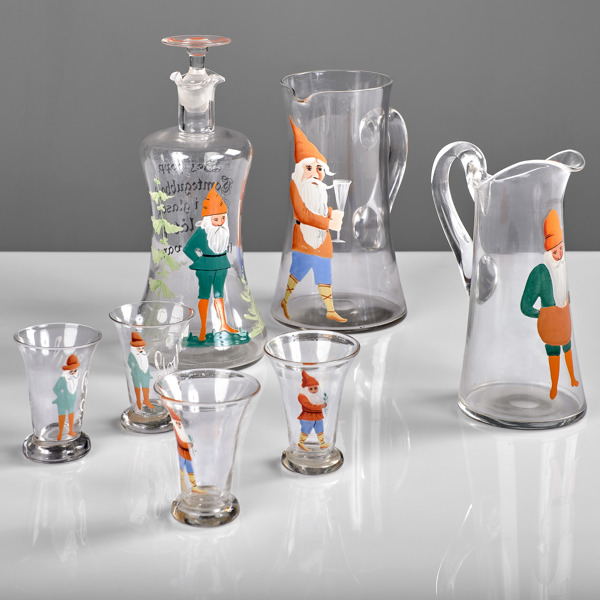 TOMTEGLAS. Karaff + 2 kannor + 4 glas. Handmålade.