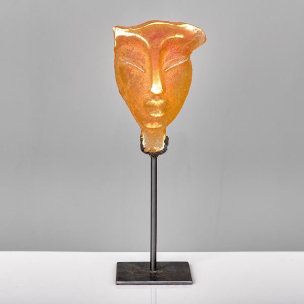 BJÖRN EKEGREN. Skulptur. sandblästrat polykromt glas.