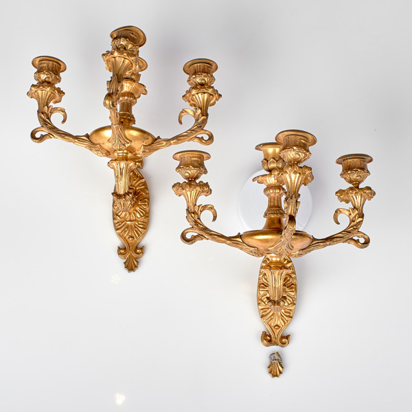 VÄGGAPPLIQUER. 1 par. Förgylld brons. 1800-tal.