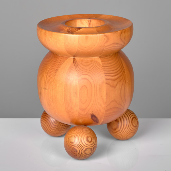 STIG JOHANSSON. Kulljusstake. Furu. Smålandsslöjd, Värnamo.