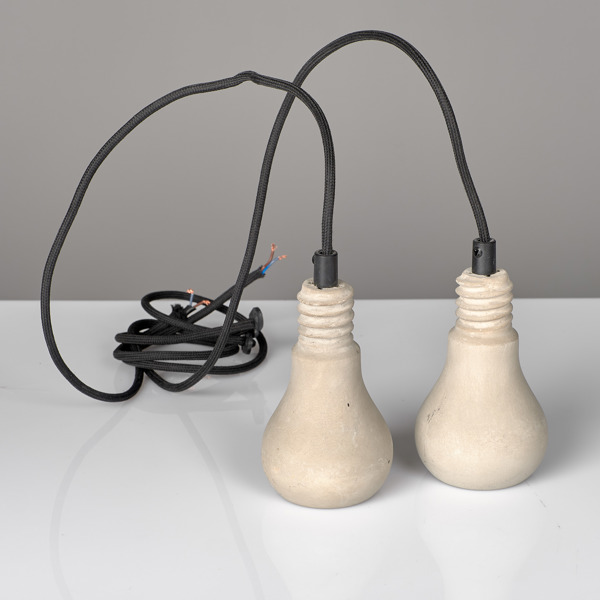 TOVE ADMAN. 2 lampor. Betong. Edison. Fafner.