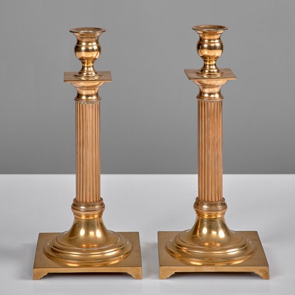 KOLONNLJUSSTAKAR. 1 par. Mässing. Skultuna. 