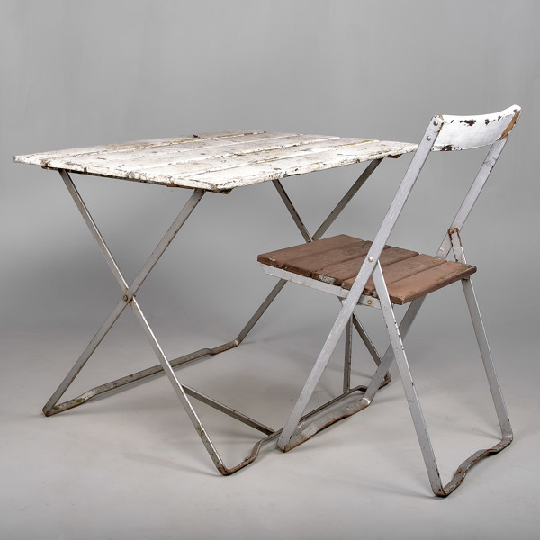 TRÄDGÅRDSBORD + STOL. Järn och trä. Troligen Grythyttan. 1930-tal.