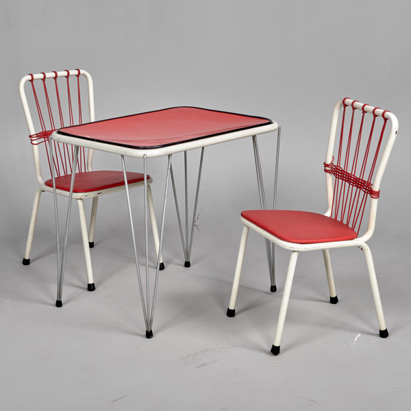 BARNBORD + 2 BARNSTOLAR. BRIO. 1960-tal. 