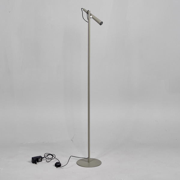 GIUULIO LACCHETTI. Golvlampa. Magneto Lettura. Foscarini, Italien.