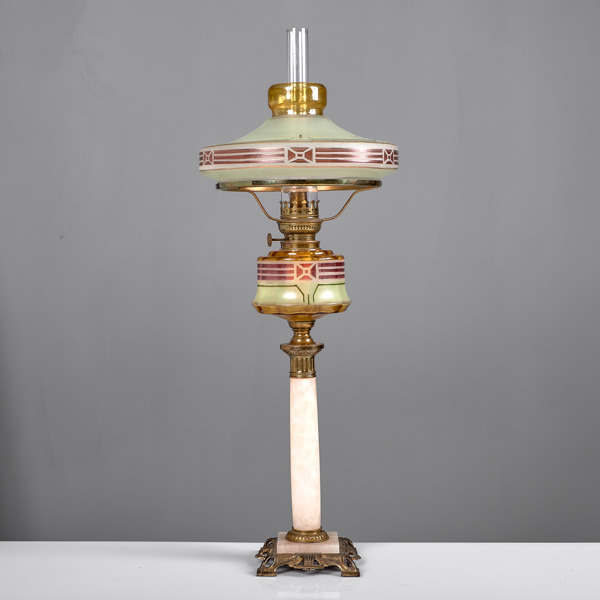 BORDSFOTOGENLAMPA. Glas och marmor. Jugend. Omkring 1900.