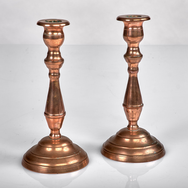 LJUSSTAKAR. 1 par. Malm. Dahlströms Metallgjuteri, Visby.