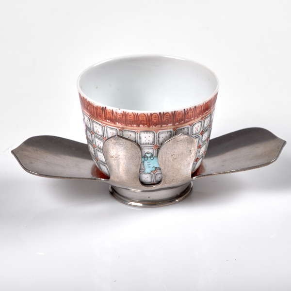 TEKOPP MED METALLSTÄLL. Kina. 1930-tal.