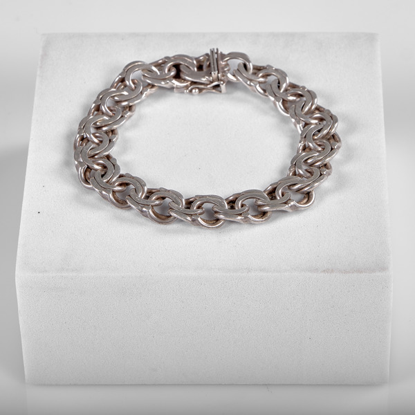 ARMBAND. Silver. Bismarck. 