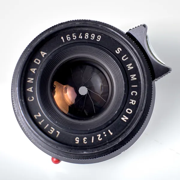 KAMERAOBJEKTIV. Leitz Summicron 1:2/35 mm. Canada. Serienummer 1654899. 1959.
