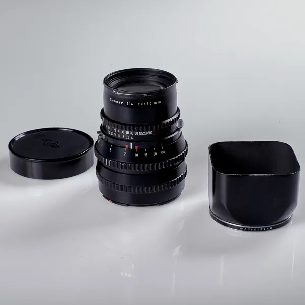 KAMERAOBJEKTIV. Carl Zeiss. Hasselblad. Sonnar. T*. 1:4/150 mm. Serienummer 6211205. 1979.