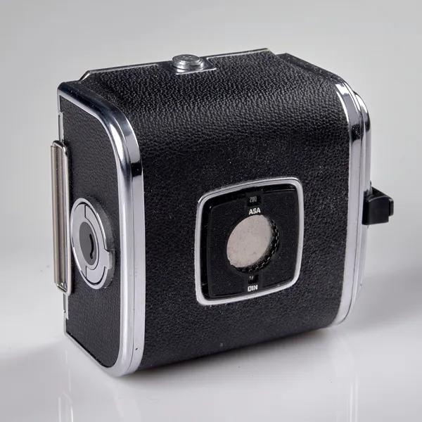 BAKSTYCKE. Hasselblad. UU 231061. 1977.