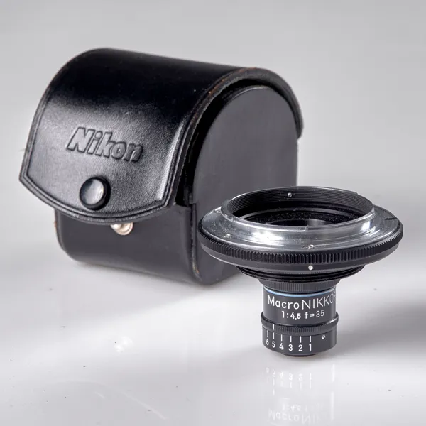 OBJEKTIV. Nikon. Macro Nikkor. 1:4,5 f=35 HM-12X. 35236. 1968-70.
