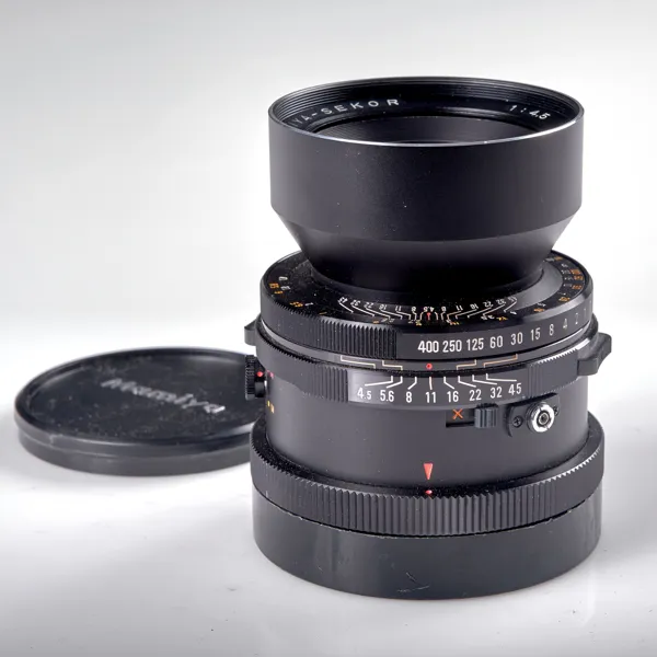 OBJEKTIV. Mamiya-Sekor 1:4,5 f=180 mm No. 24383. Cirka 1970.