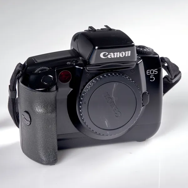 KAMERA. Canon EOS 5. Serienummer 3400829. 1990-tal.