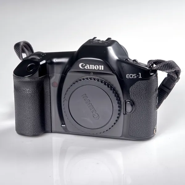 KAMERA. Canon EOS-1. Serienummer 151307. 1989.