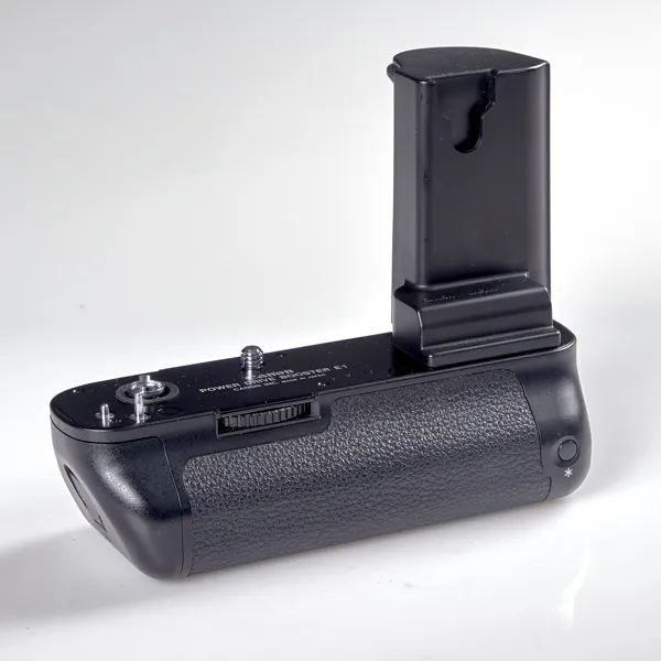 POWER DRIVE BOOSTER E1. Canon. Serienummer 546713. 1990-tal.