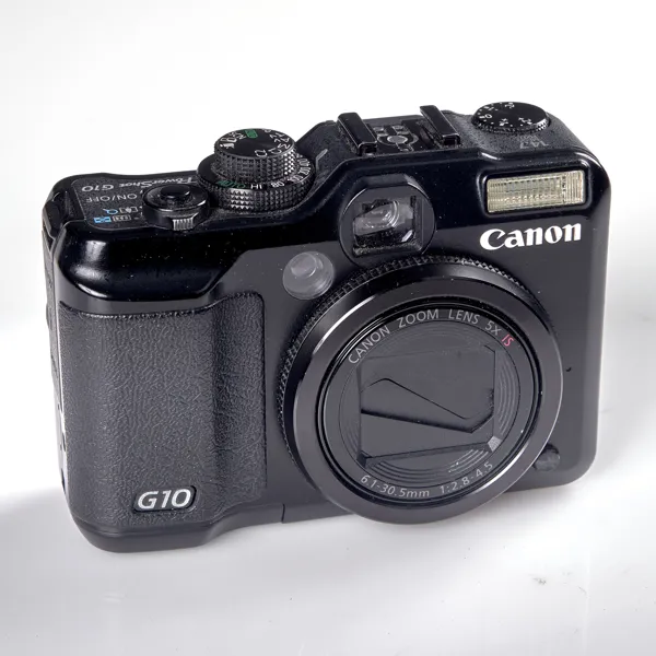 KAMERA. Canon PowerShot G10. 2008.