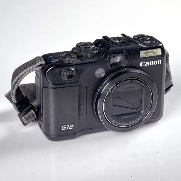 KAMERA. Canon PowerShot G12. 2010.