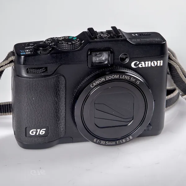 KAMERA. Canon PowerShot G16. 2013.