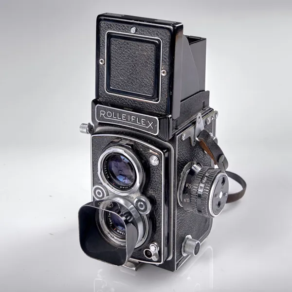 KAMERA. Rolleiflex. Carl Zeiss Jena Tessar 1:3,5 f=75 mm T No 3565228. 1949-51.