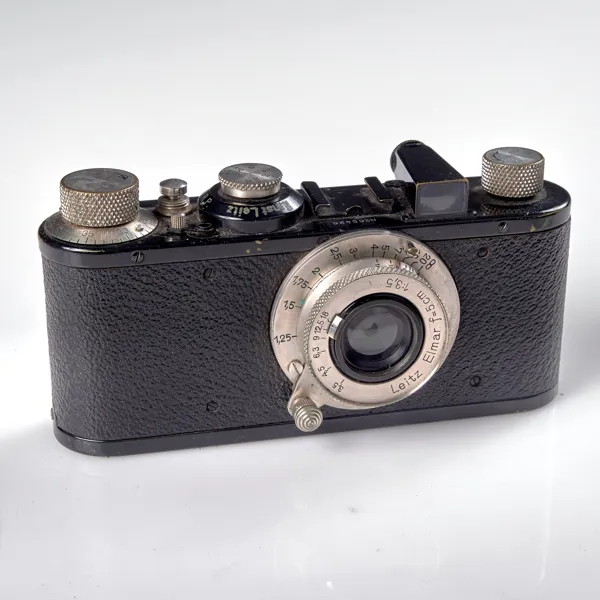 KAMERA. Leica 1 Model A. E Leitz Wetzlar. f=5 cm 1:3,5. No 65426. 1931.