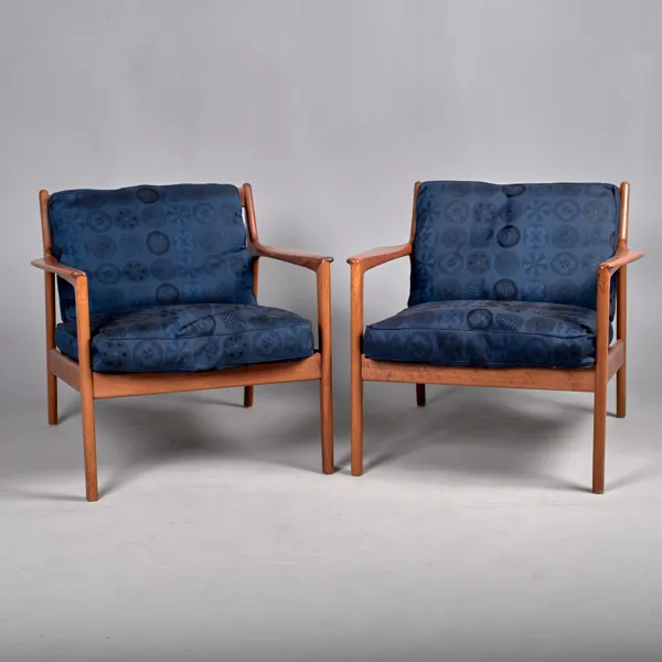 FOLKE OHLSSON. Soffa + 1 par fåtöljer. Valnöt. USA 75. Dux. 1963.
