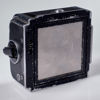 KAMERA. Hasselblad 500C/M UR. Serienummer 1218988. 1972. Magasin 12 UR. Serienummer 3128880. Magasin 12 UR. Serienummer 152706 (sliten). Snabbfäste. Ljusmätare Sekonic.