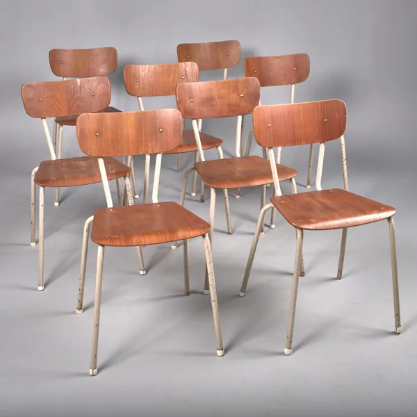 STOLAR. 8 stycken. Teak. Industrimodell. 1950-tal. 