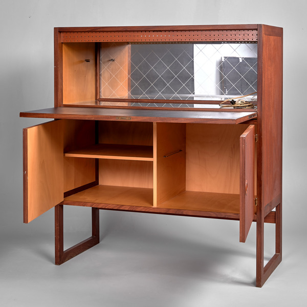 ARNE WAHL IVERSEN. Barskåp. Teak. Varie B. IKEA. 1950-60-tal.