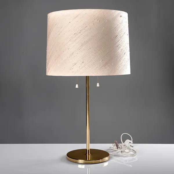 BORDSLAMPA. Mässing. Möllers Armaturfabrik, Eskilstuna. 1960-tal.