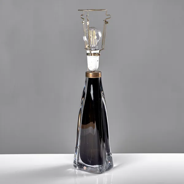 CARL FAGERLUND. Bordslampa. Tjockt kristallglas med underfång. Orrefors. 1960-tal.