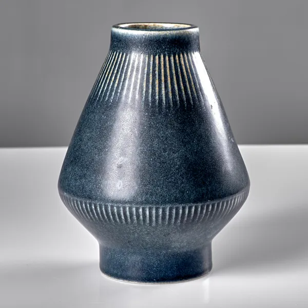 CARL HARRY STÅLHANE. Vas. Stengods. Rörstrand. 1950-60-tal.
