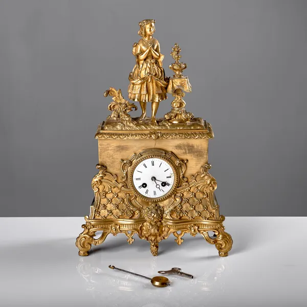 BORDSPENDYL. Förgylld brons. Frankrike. 1800-talets slut.