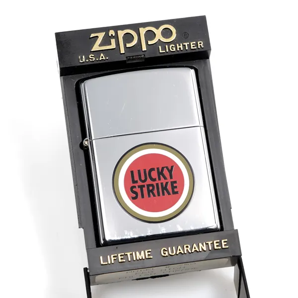 TÄNDARE ZIPPO. Lucky Strike Bullseye Lighter. 2000.