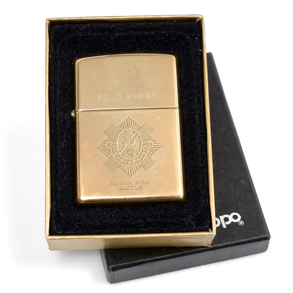 TÄNDARE ZIPPO. The Royal Scots. Edinburgh Castle. 1997.