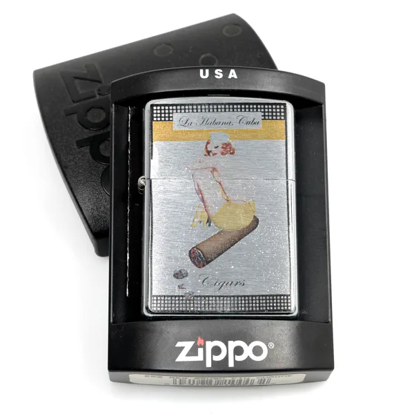 TÄNDARE ZIPPO. Cuba Cigars. La Habana, Cuba. 2004.