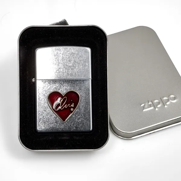 TÄNDARE ZIPPO. Elvis Presley. Red Heart Emblem. 2003.